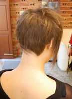 asymetryczne fryzury krótkie - uczesanie damskie zdjęcie numer 159B